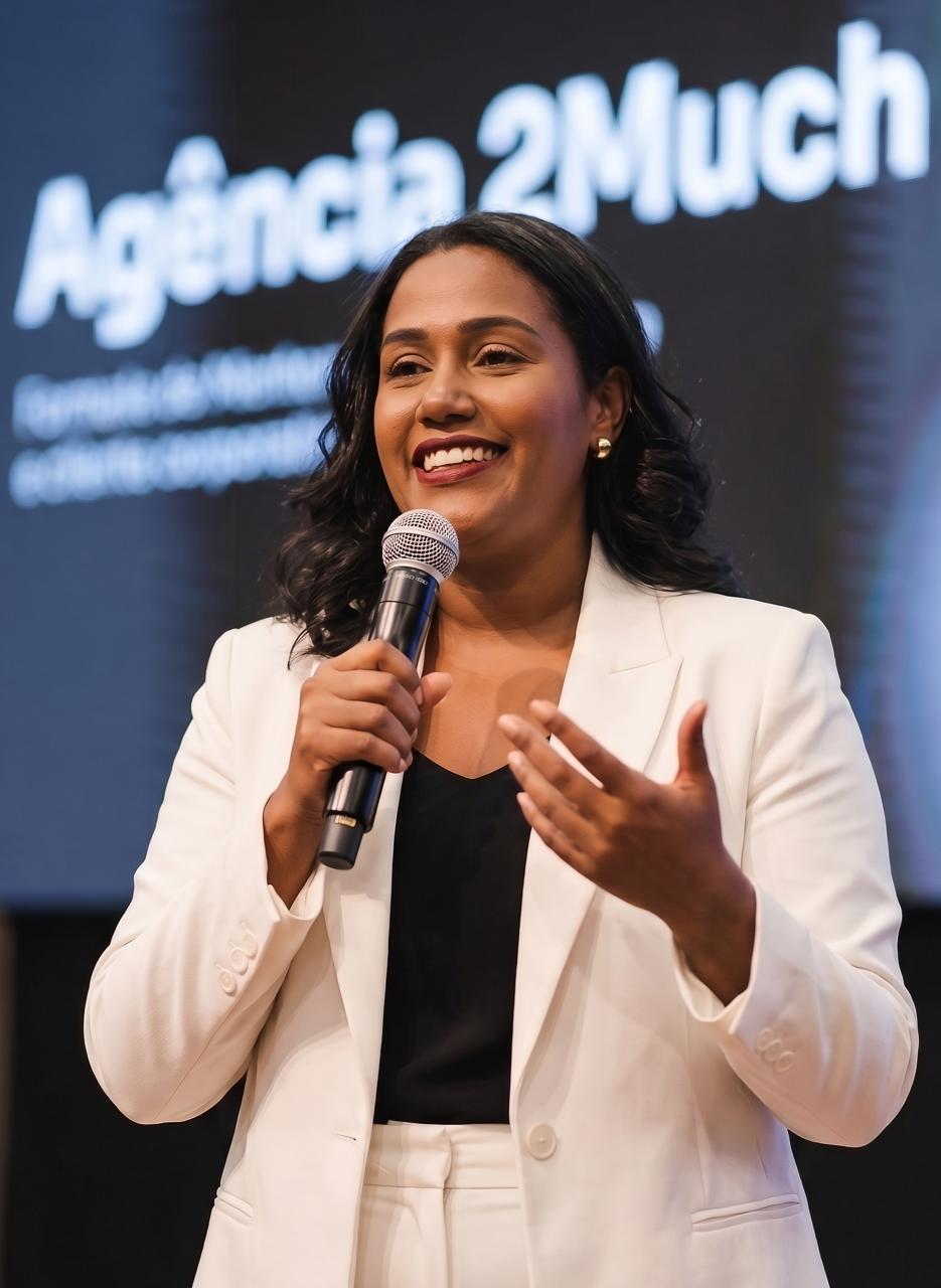 Tatiane Nascimento, estrategista comercial e diretora de conteúdo da 2Much